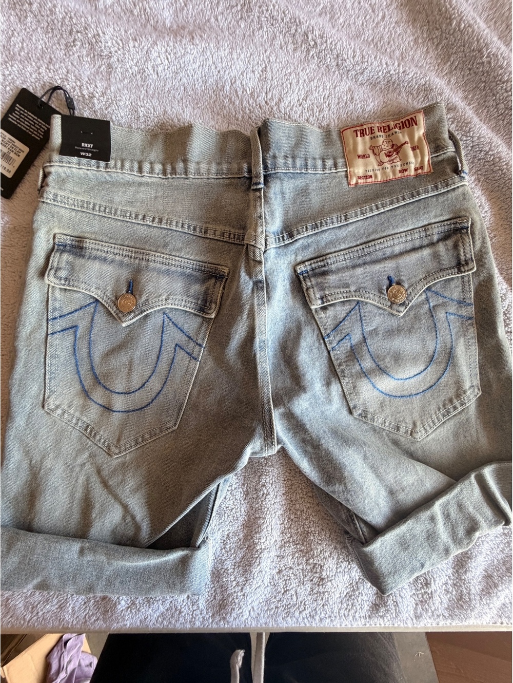True Religion Ricky SN Flap Short Raw Hem Light Breezy Wash